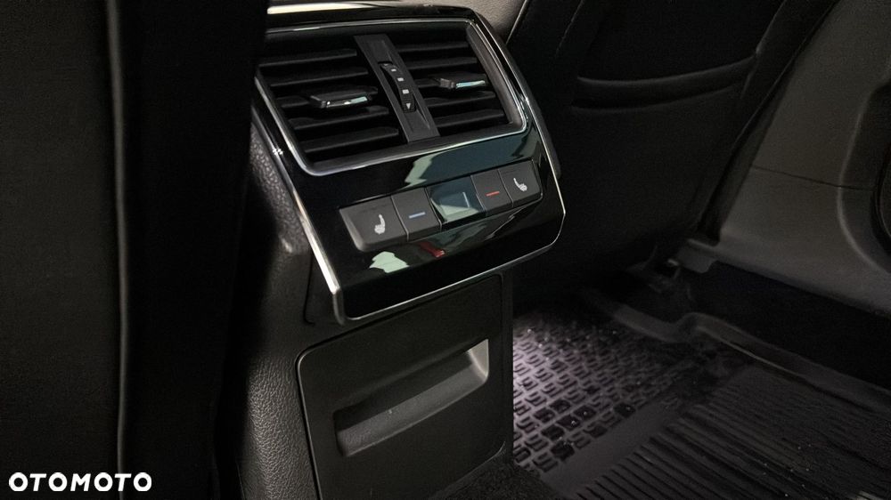 Skoda Superb 2.0 TDI SCR 4x4 L&K DSG - 20