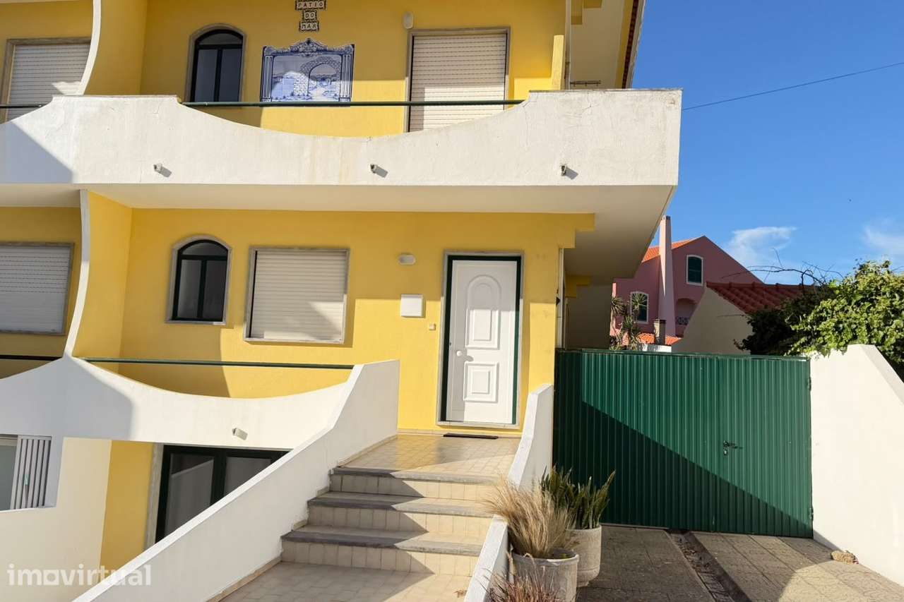 Apartamento T2 Semi-Mobilado na Consolação com Vista Mar