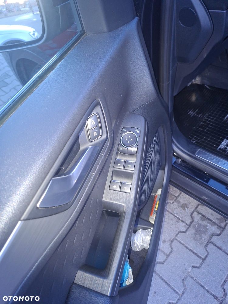 Ford Kuga - 12