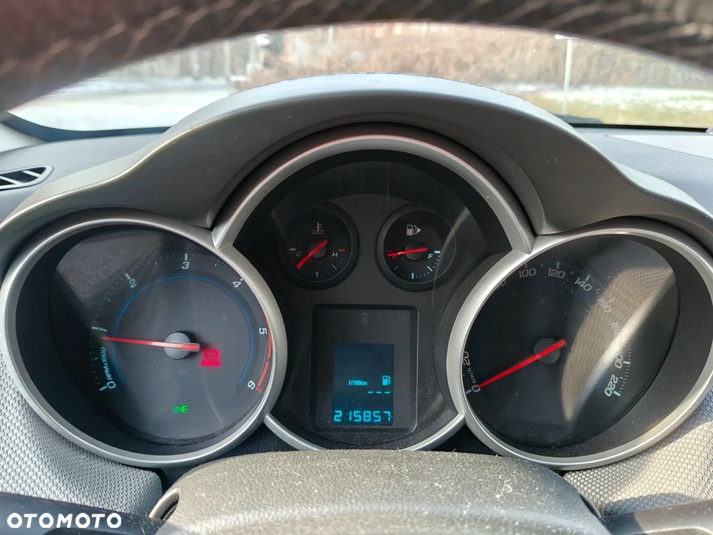 Chevrolet Cruze 2.0 LS - 22