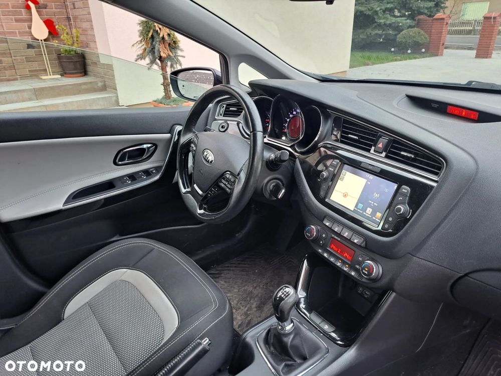 Kia Ceed 1.6 CRDi Vision - 4