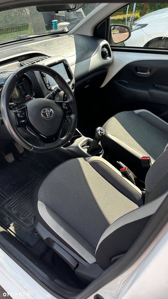 Toyota Aygo x - 15