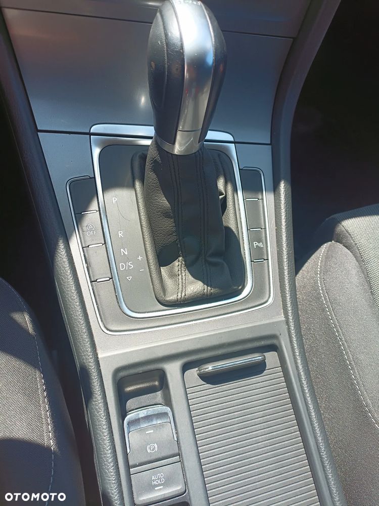 Volkswagen Golf 1.6 TDI SCR DSG Comfortline - 9