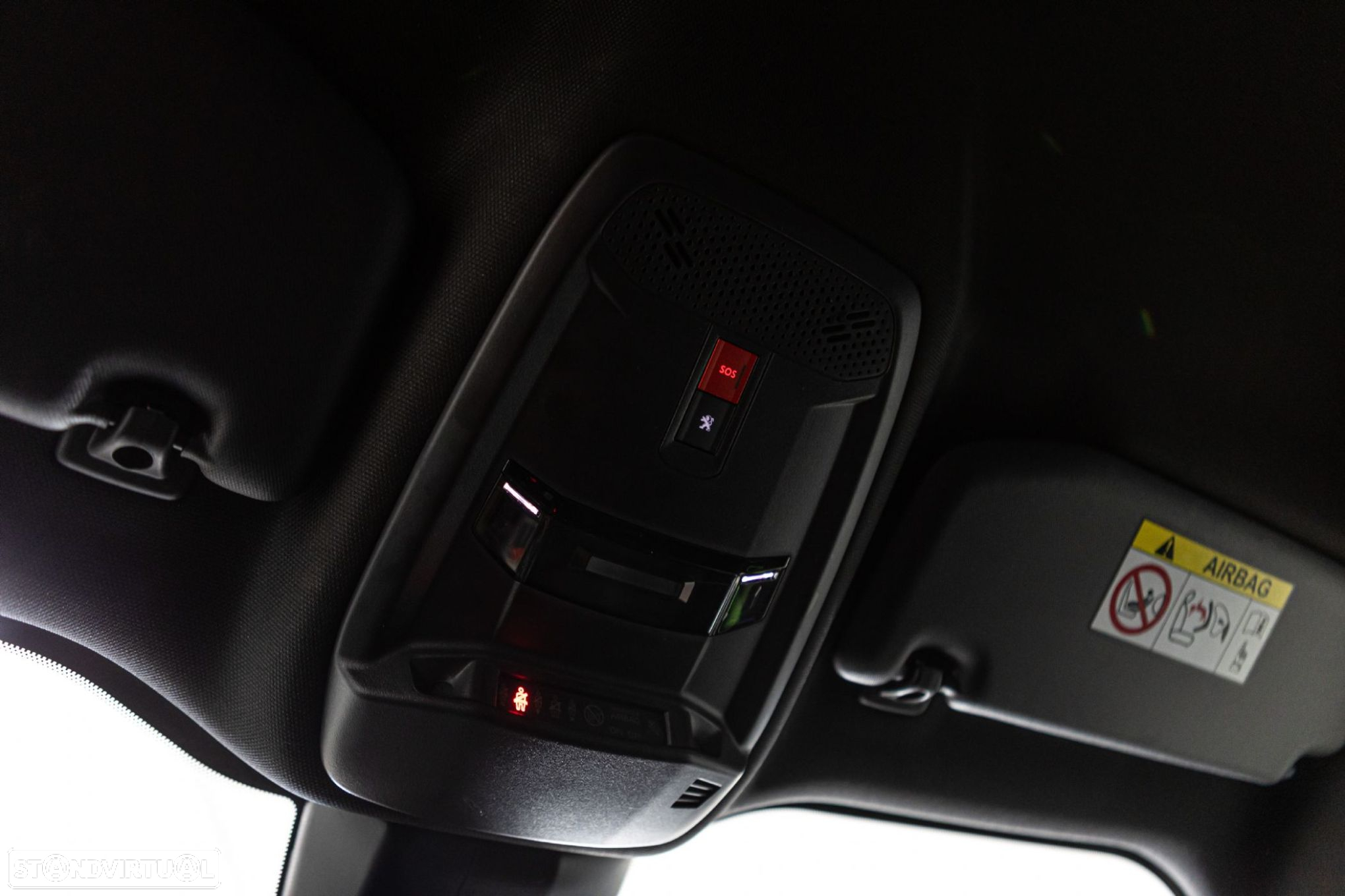 Peugeot e-2008 50 kWh GT - 28
