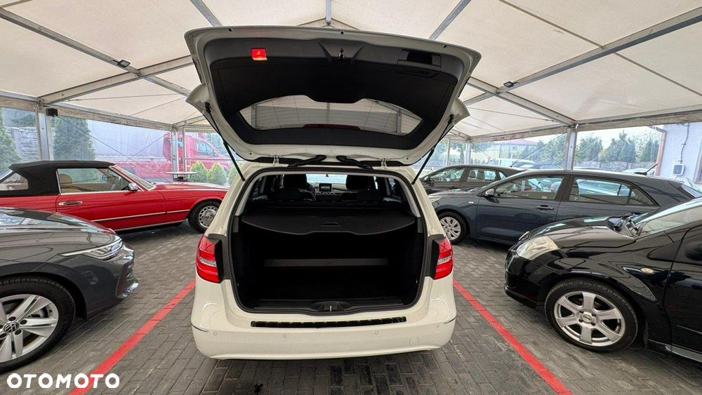 Mercedes-Benz Klasa B 180 BlueEFFICIENCY Edition 1 - 28