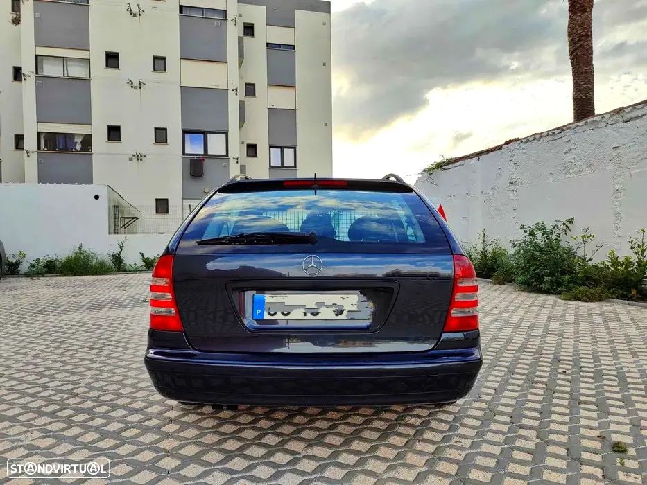 Mercedes-Benz 220 - 3