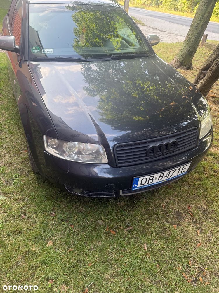 Audi A4 Limousine - 1