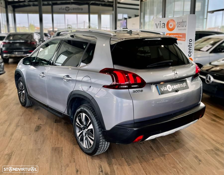 Peugeot 2008 1.2 PureTech Allure - 2