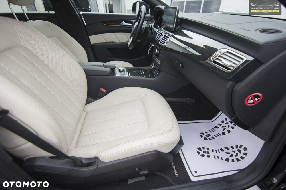 Mercedes-Benz CLS - 33