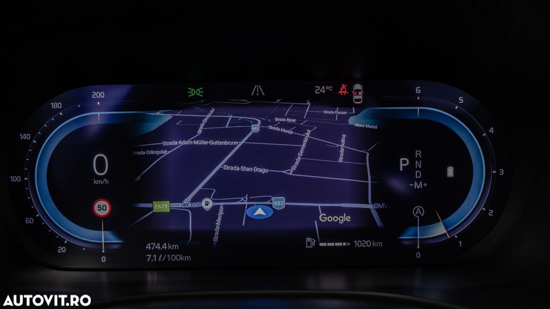 Volvo XC 60 B4 MHEV AT AWD Plus Dark - 24