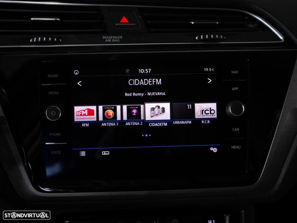 VW Touran 2.0 TDI Confortline DSG - 24