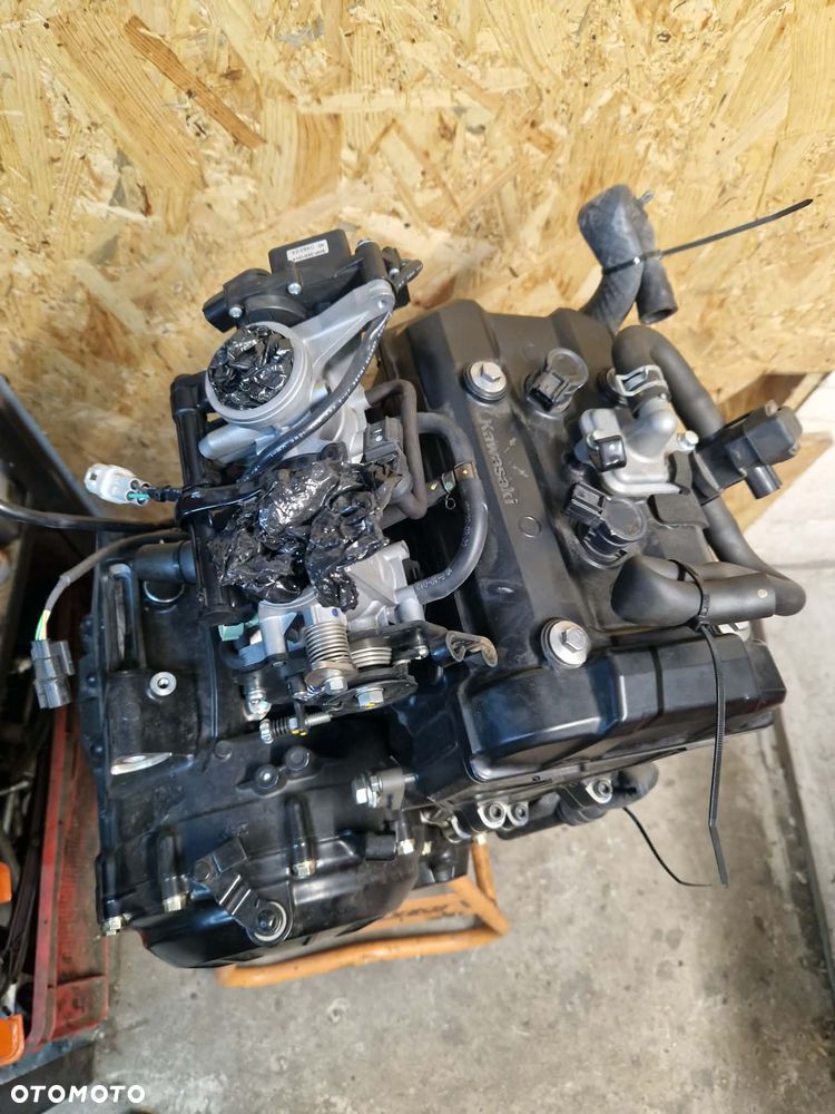 Kawasaki Z650 silnik 8500km - 14