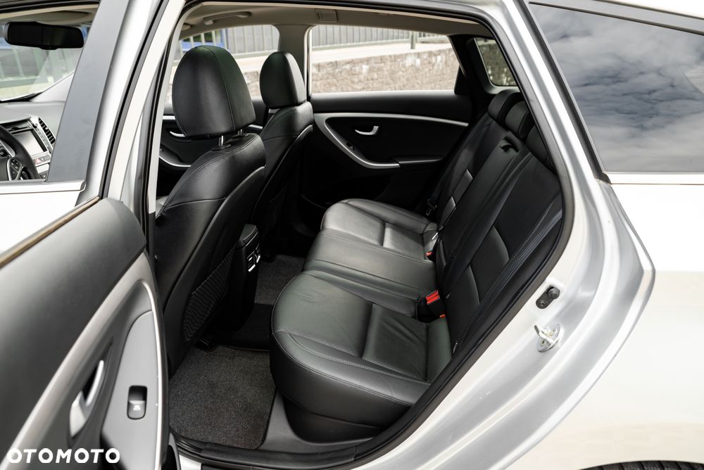Hyundai i30 blue 1.6 GDI DCT Premium - 20
