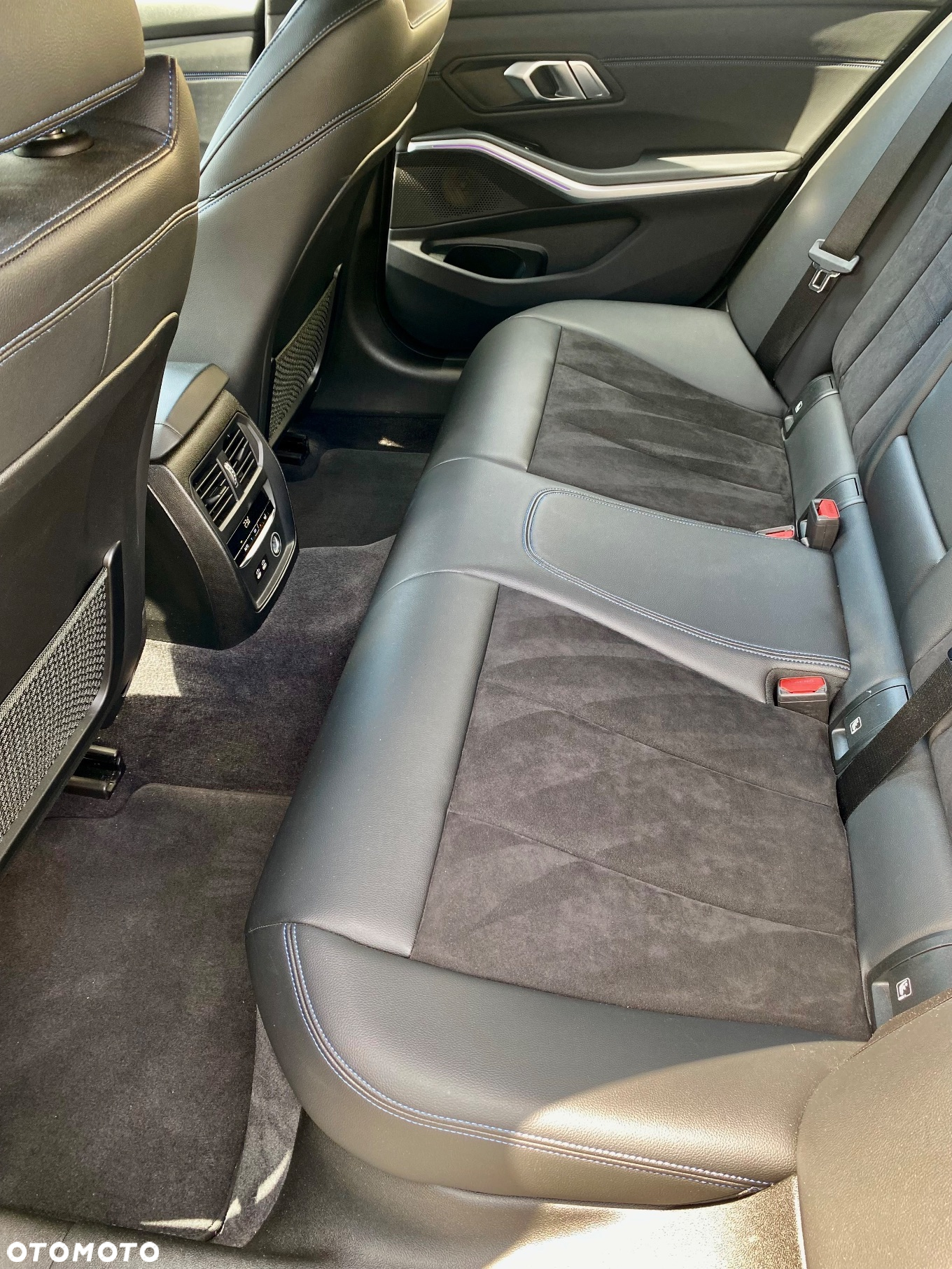 BMW Seria 3 320d Touring xDrive Edition M Sport Shadow - 32