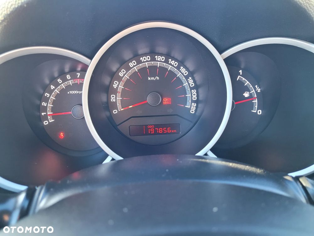 Kia Venga 1.6 CVVT Fifa World Cup Edition - 26