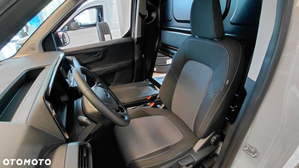 Ford Transit Courier - 12