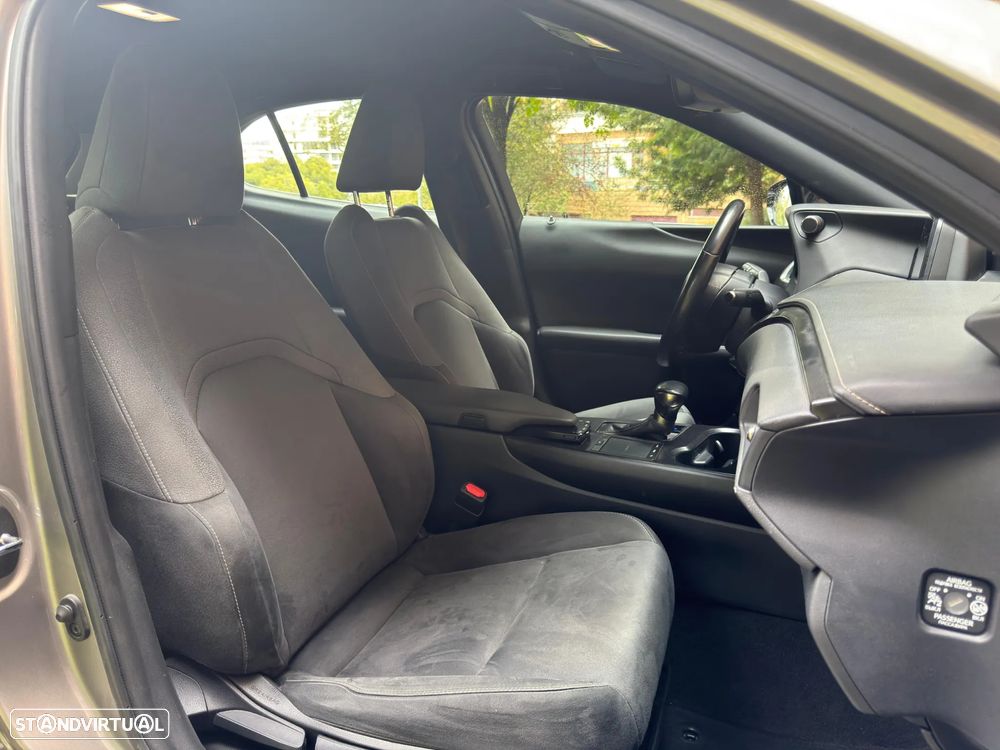 Lexus UX 250h Business - 11