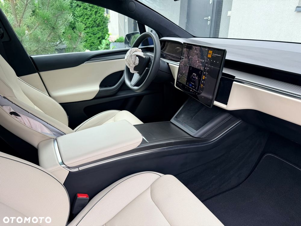 Tesla Model X Plaid - 31