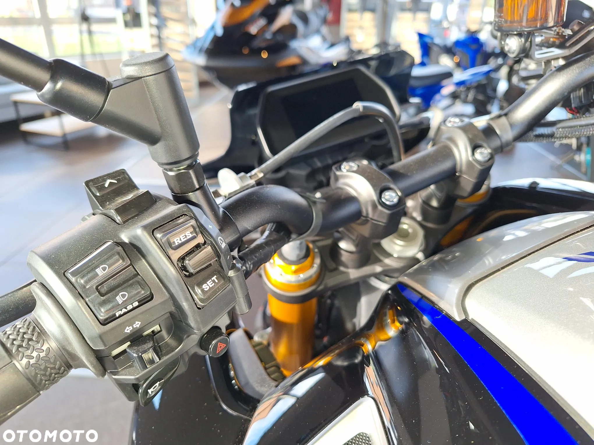 Yamaha MT - 8
