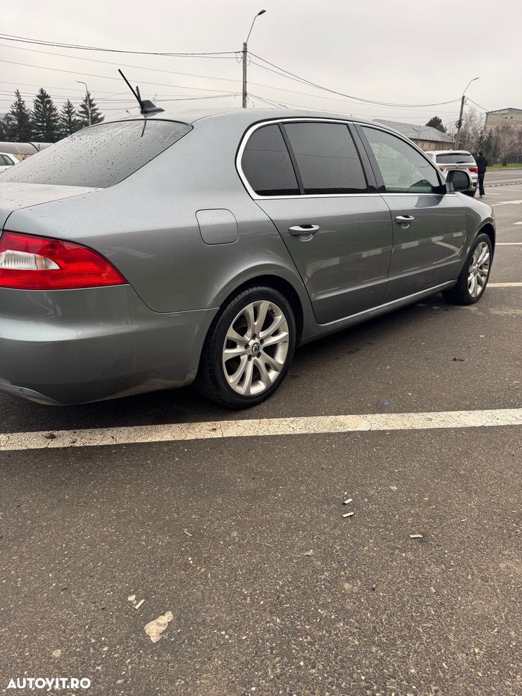 Skoda Superb 2.0 TDI Elegance DSG - 3