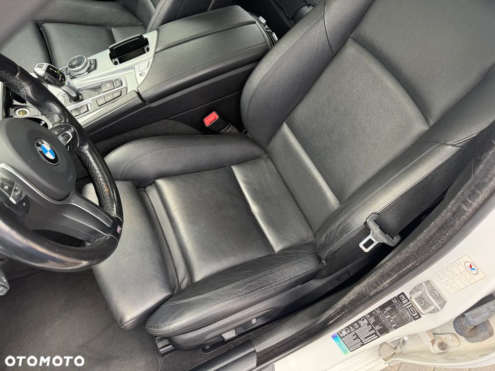 BMW Seria 5 520d xDrive - 15