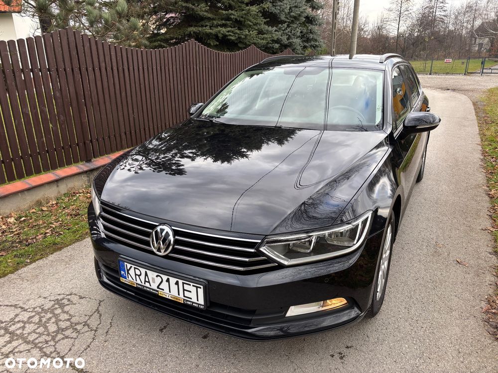 Volkswagen Passat - 1