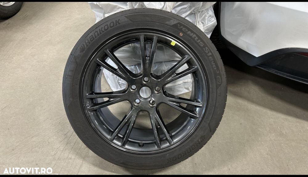 Tesla Model Y Long Range Dual Motor AWD - 30