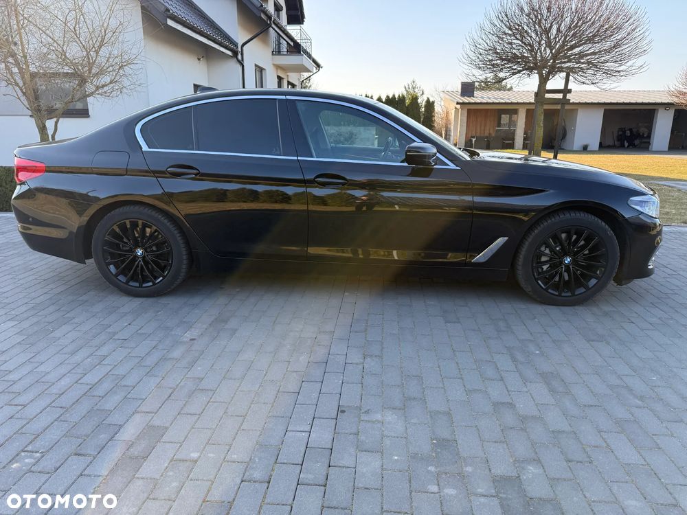 BMW Seria 5 530d xDrive Sport-Aut Luxury Line - 5
