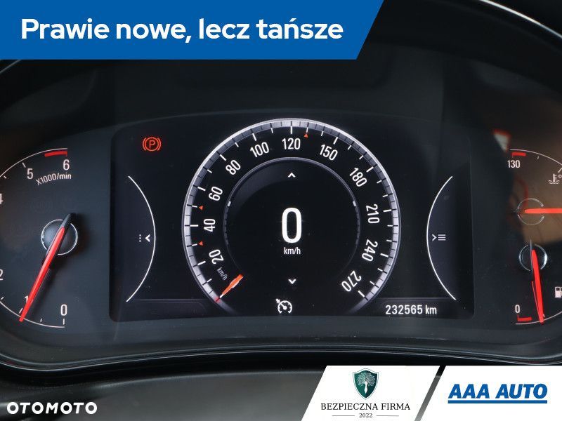 Opel Insignia - 12