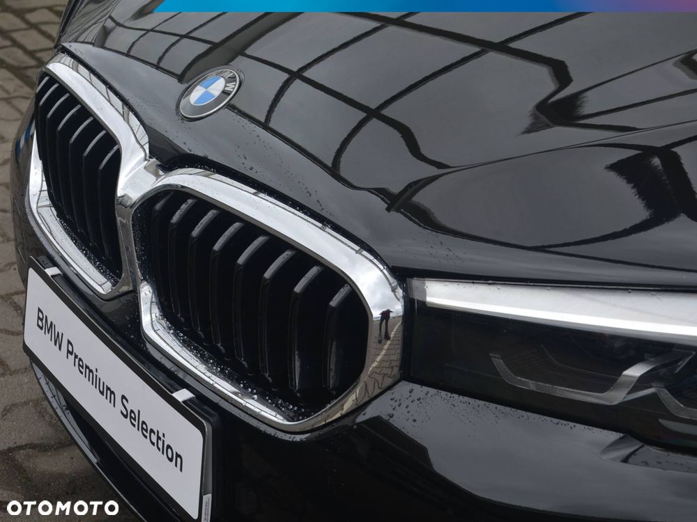 BMW Seria 5 530i mHEV - 6
