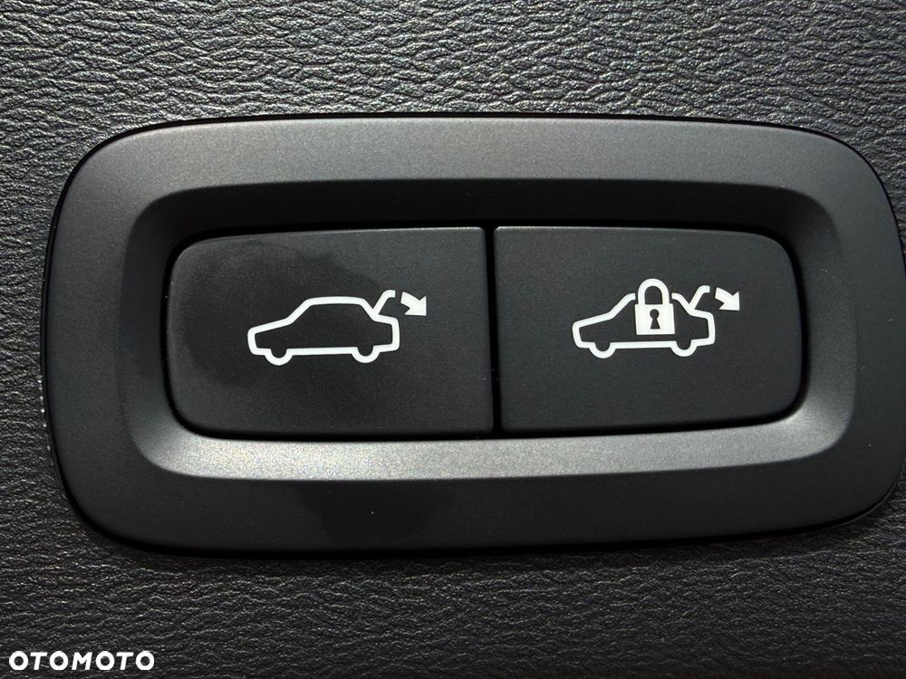 Volvo XC 40 - 25