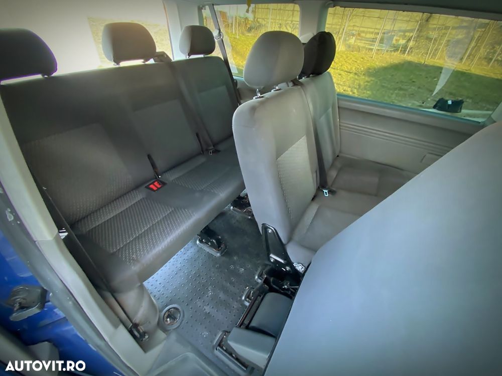 Volkswagen Caravelle - 15