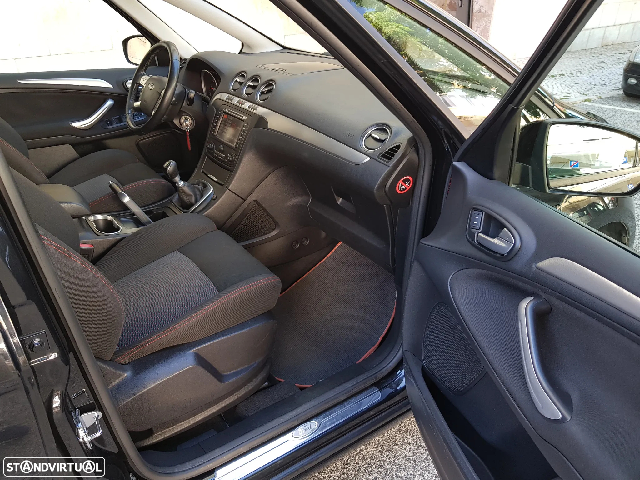Ford S-Max 1.6 TDCi Titanium 7L - 33