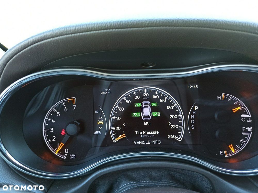 Jeep Grand Cherokee - 15