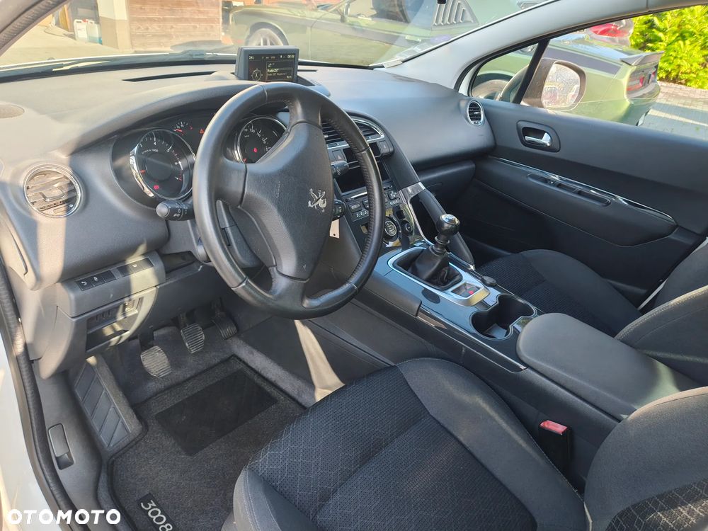 Peugeot 3008 1.2 PureTech Allure - 24