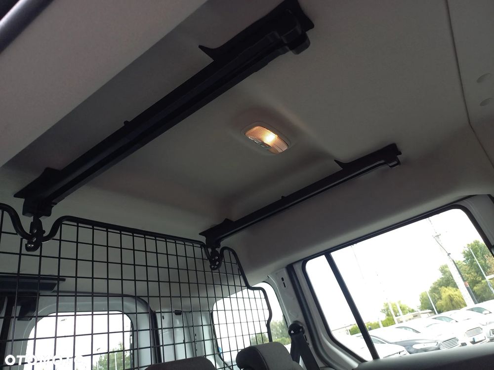 Ford Transit Connect - 27