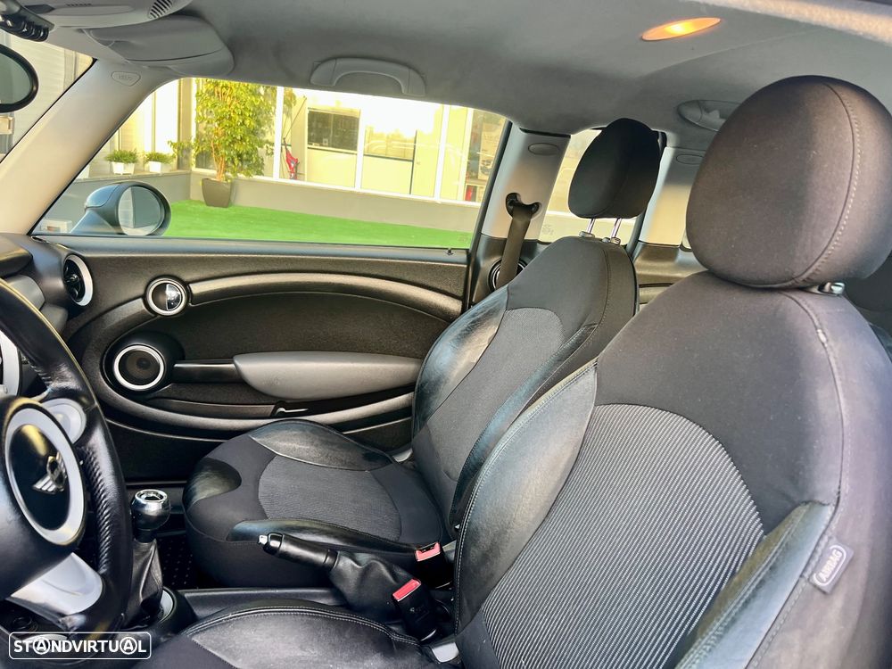 MINI Clubman Cooper D - 13