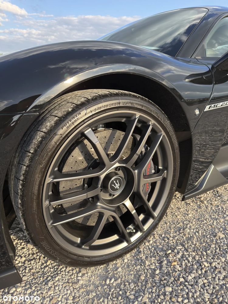 Maserati MC20 DCT - 9
