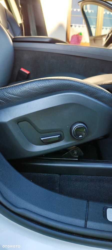 Volvo XC 60 B4 D Inscription - 28