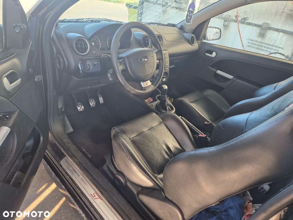 Ford Fiesta 2.0 ST - 8