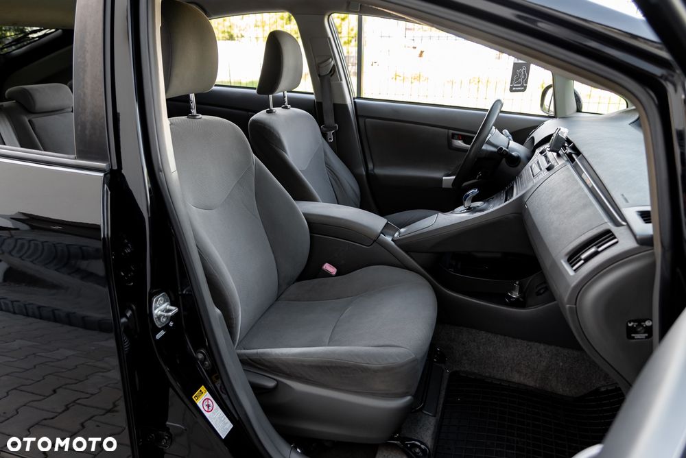 Toyota Prius 1.8 HSD Premium - 26