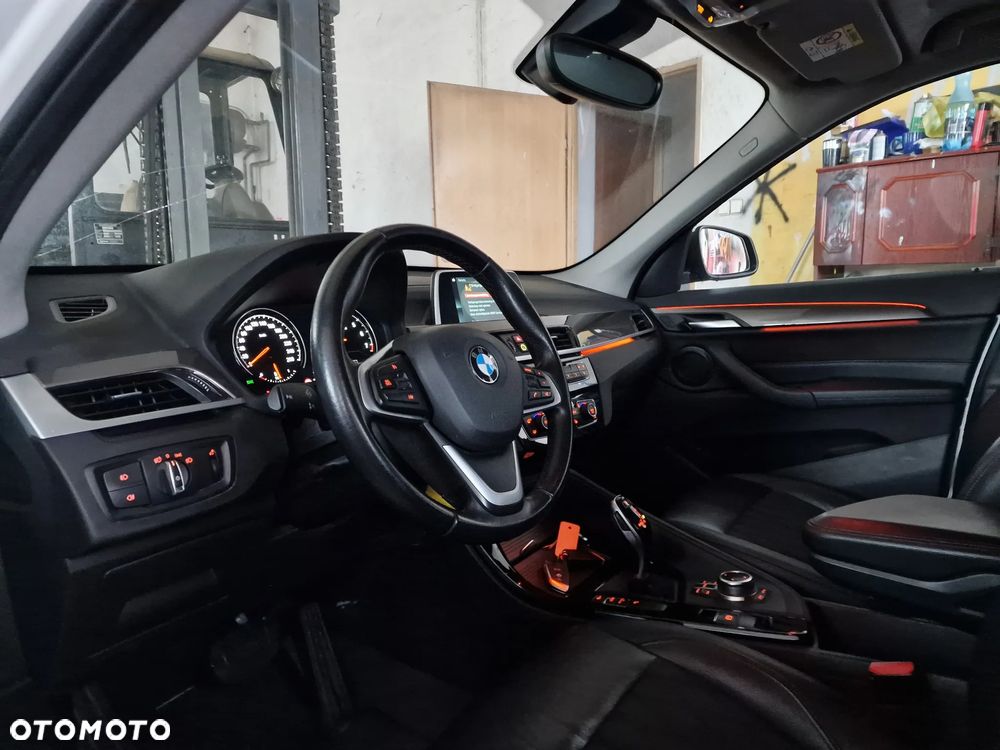 BMW X1 sDrive18i xLine - 12