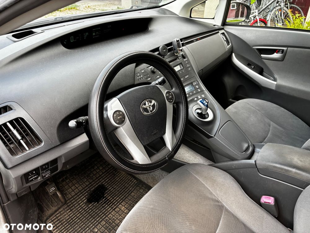 Toyota Prius - 5