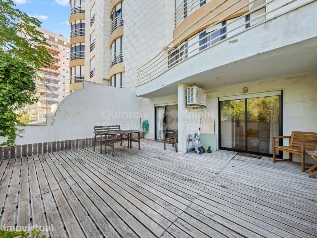 Apartamento T5 duplex para venda na Quinta das Conchas - Grande imagem: 4/26