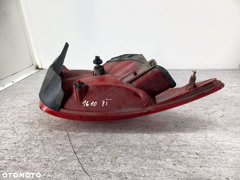 LAMPA TYLNA PRAWA PEUGEOT 407 SW KOMBI - 4