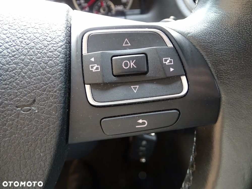 Volkswagen Tiguan 2.0 TDI DPF BlueMotion Technology Sport & Style - 35