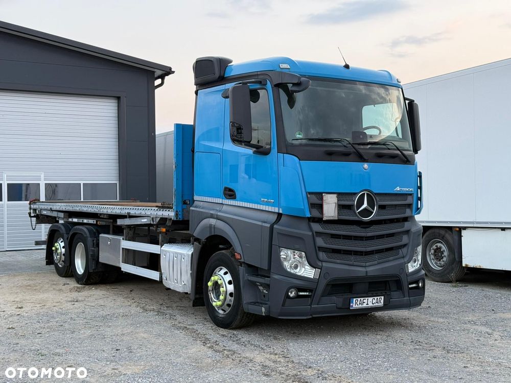 Mercedes-Benz Actros - 1
