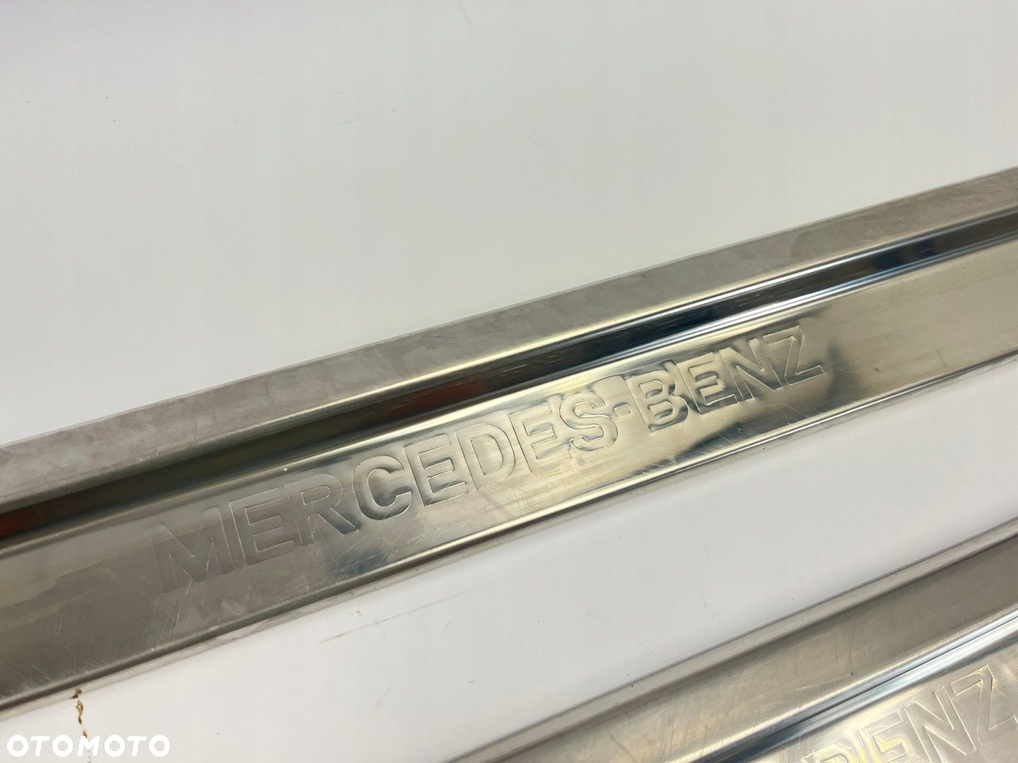 LISTWA PROGOWA NAKŁADKA PROGU MERCEDES W124 PRZÓD PRAWY I LEWY CHROM - 6