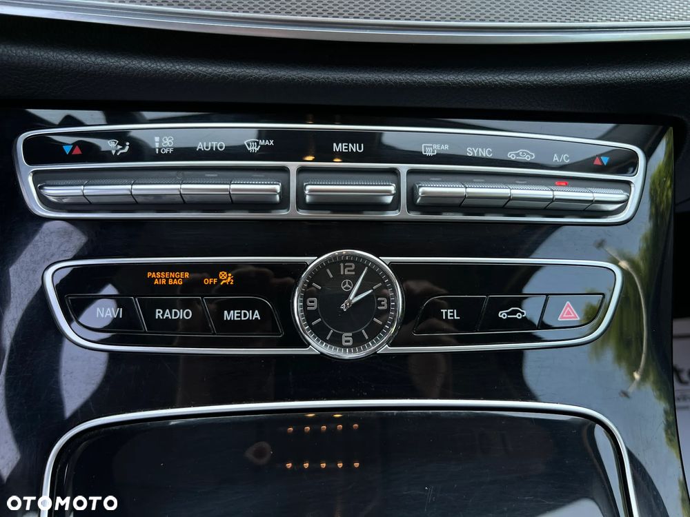 Mercedes-Benz Klasa E 220 d 9G-TRONIC - 32