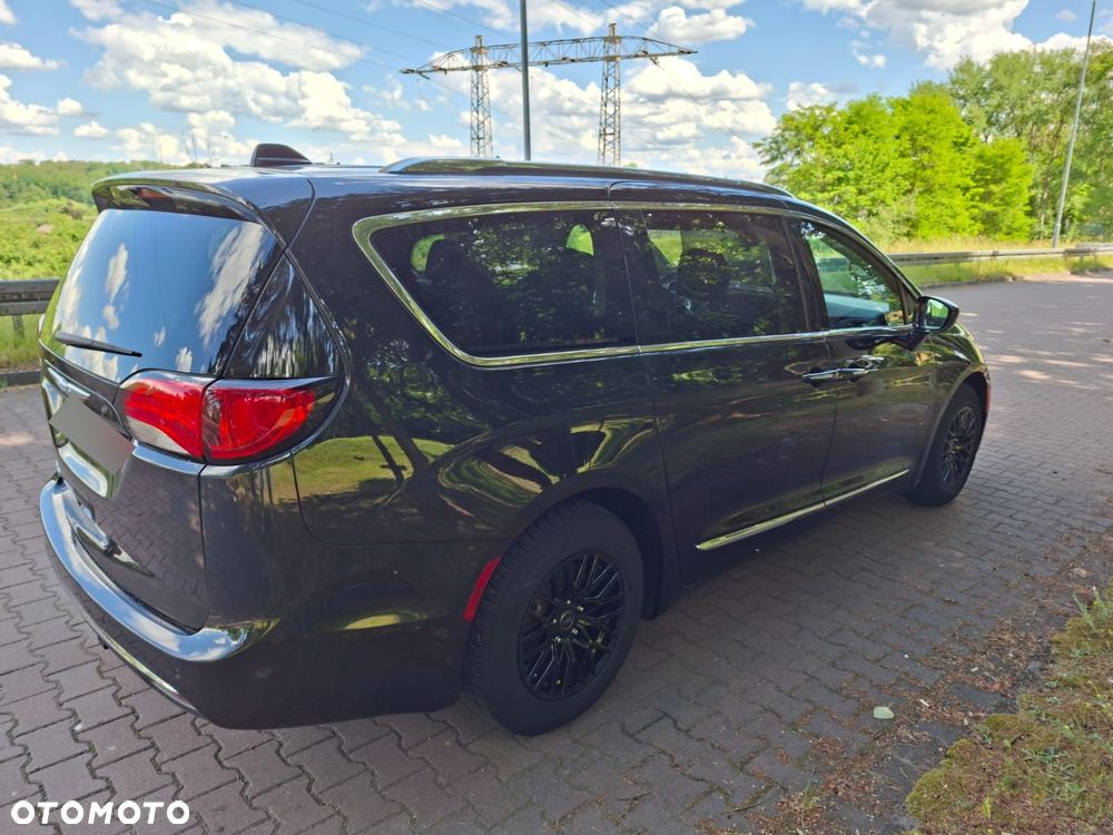 Chrysler Pacifica - 9